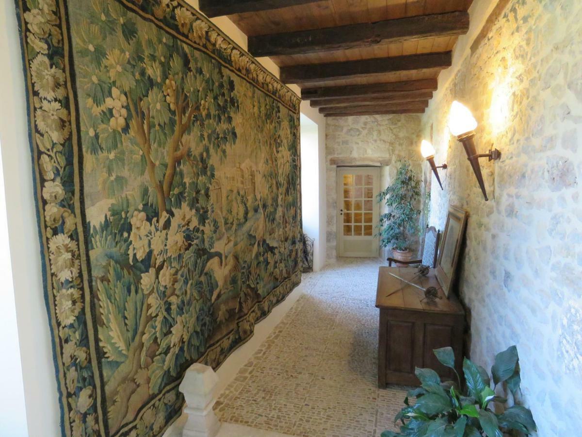 Chateau De Gaubert Bed & Breakfast Terrasson-Lavilledieu Exterior photo